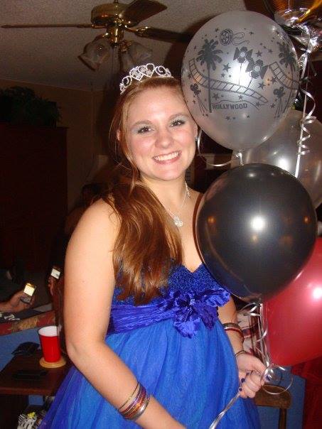 PROM QUEEN 09